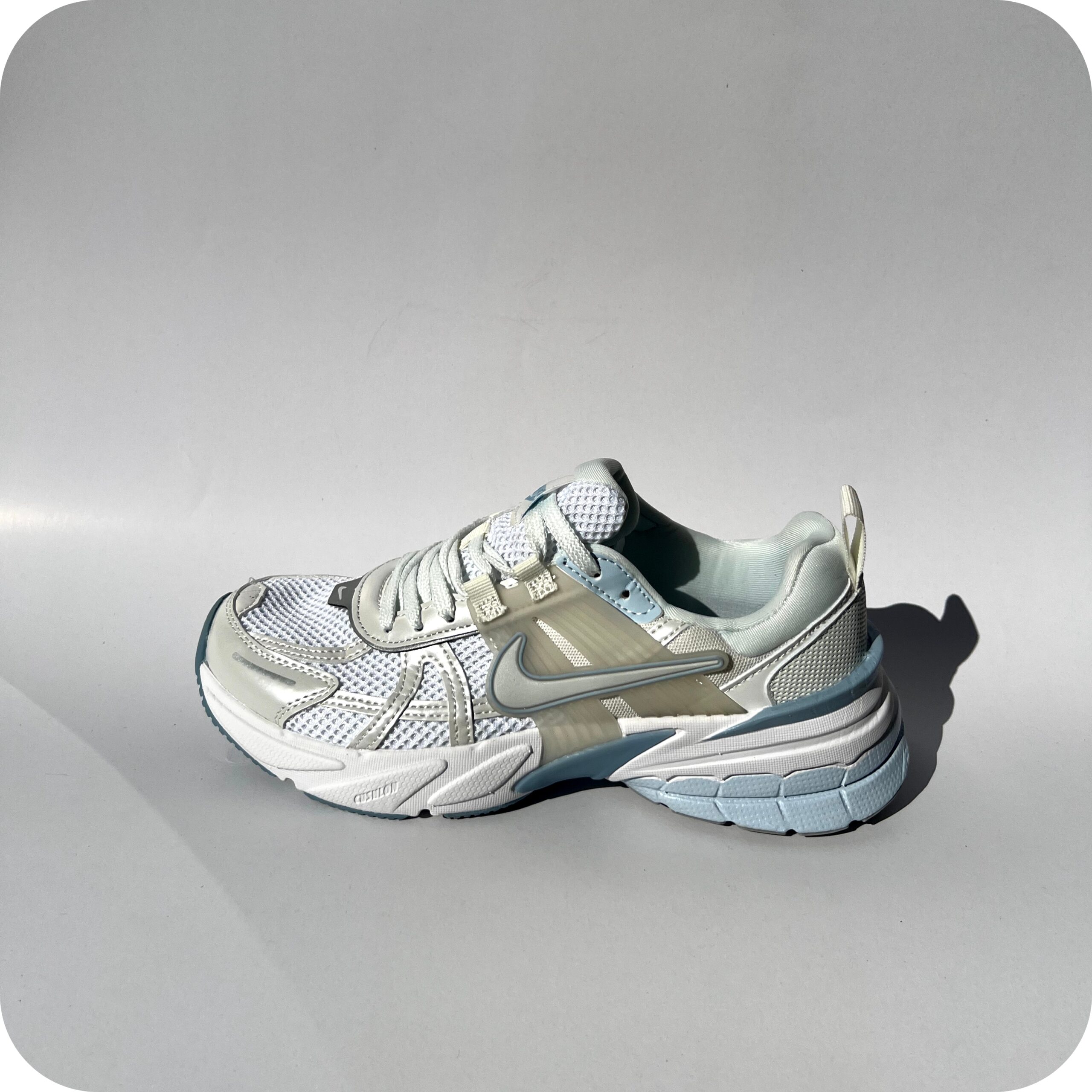 نایکی مدل v2 سفید آبی